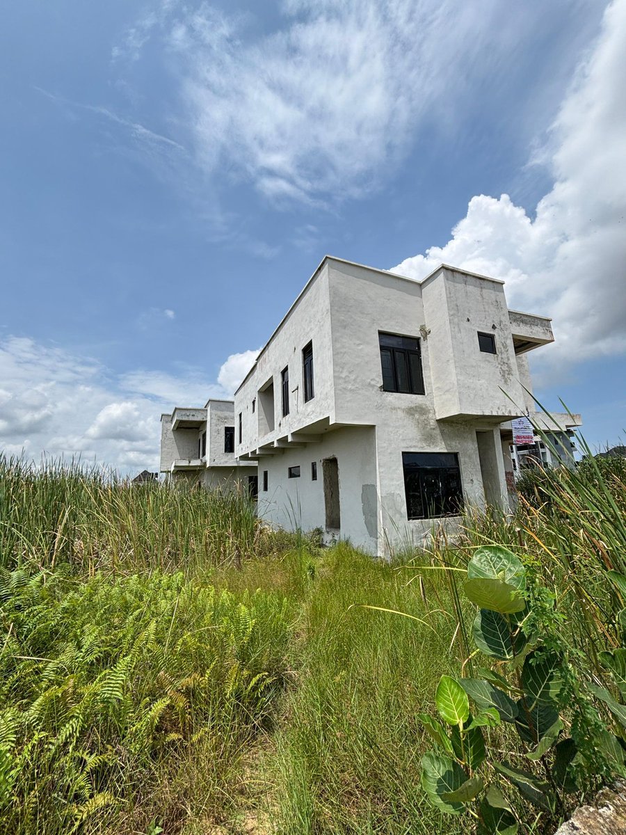 NurJamiu's tweet photo. Distress Sale!!!

5bed fully detached duplex
(Carcass) 

Location: Ajah (2mins to lekki-EPE express way)
In a call to access estate 

Price: 120M (slightly negotiable)

Bring your client and let’s close this ASAP😎🤝
C of O and Government Approval https://t.co/oS7prPky3b