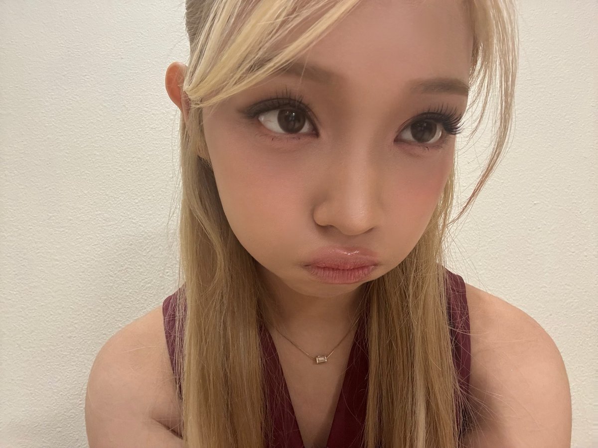 gehleesource's tweet photo. gehlee weverse dm update 💌 

: hello :3
: we’re going to Shanghai today ~! (˶' ꒳ '˶) https://t.co/CqM4Sq7OAX