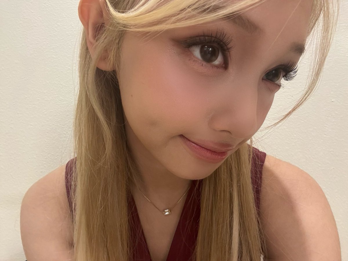 gehleesource's tweet photo. gehlee weverse dm update 💌 

: hello :3
: we’re going to Shanghai today ~! (˶' ꒳ '˶) https://t.co/CqM4Sq7OAX