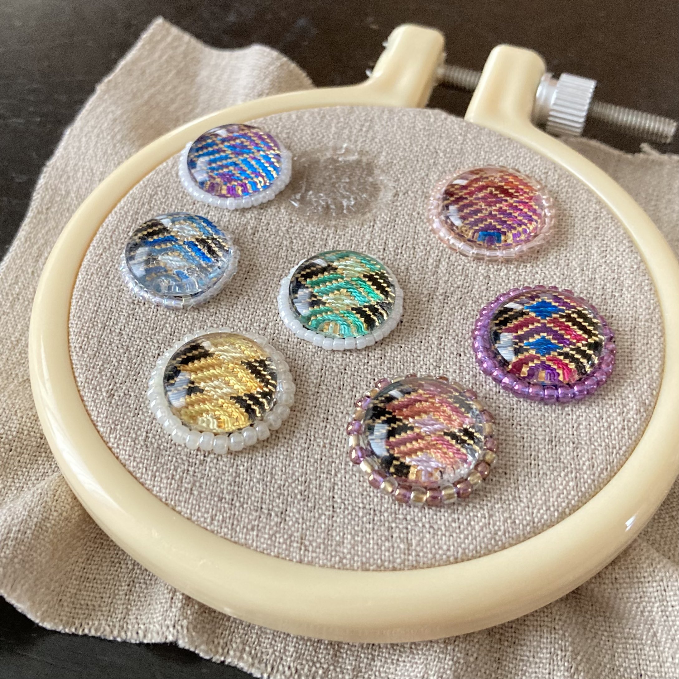 ハンドメイド ピアス◇伝統の手織り佐賀錦◇イチョウ