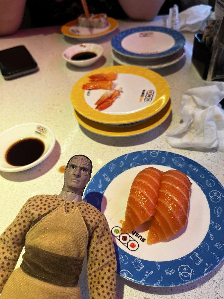 Do you guys think cardassians even eat fish