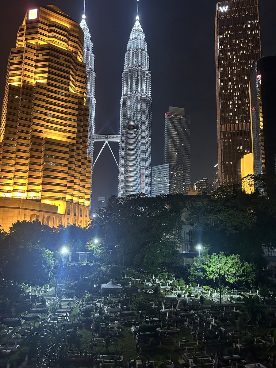 Bila bangun nanti, dapat view KLCC.
