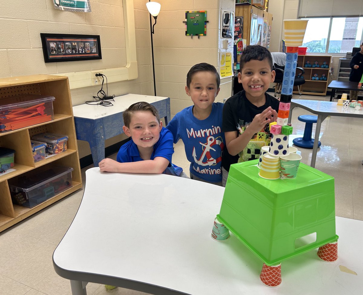 Mrs. Flores ⚓️💙 tweet media