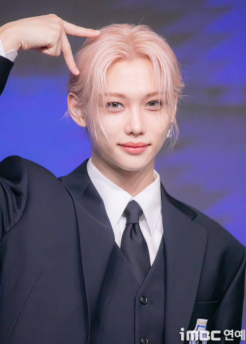 imbcenews's tweet photo. [포토] 스키즈 필릭스, 큐티 용복이 
#StrayKids #스트레이키즈 #SKZ #필릭스 #FELIX 
#정규4집 #KARMA #앨범발매 #기자간담회_250822 [iMBC 연예]

스트레이키즈(Stray Kids) 필릭스가 22일 오전 서울 여의도 콘래드호텔에서 열린 스트레이키즈 정규 4집 ‘카르마’(KARMA)’ 발매 기념 컴백 기자간담회에 참석해 포즈를 취하고 있다.

⬇️고화질 Click Plz⬇️
https://t.co/7uAVrjalGd