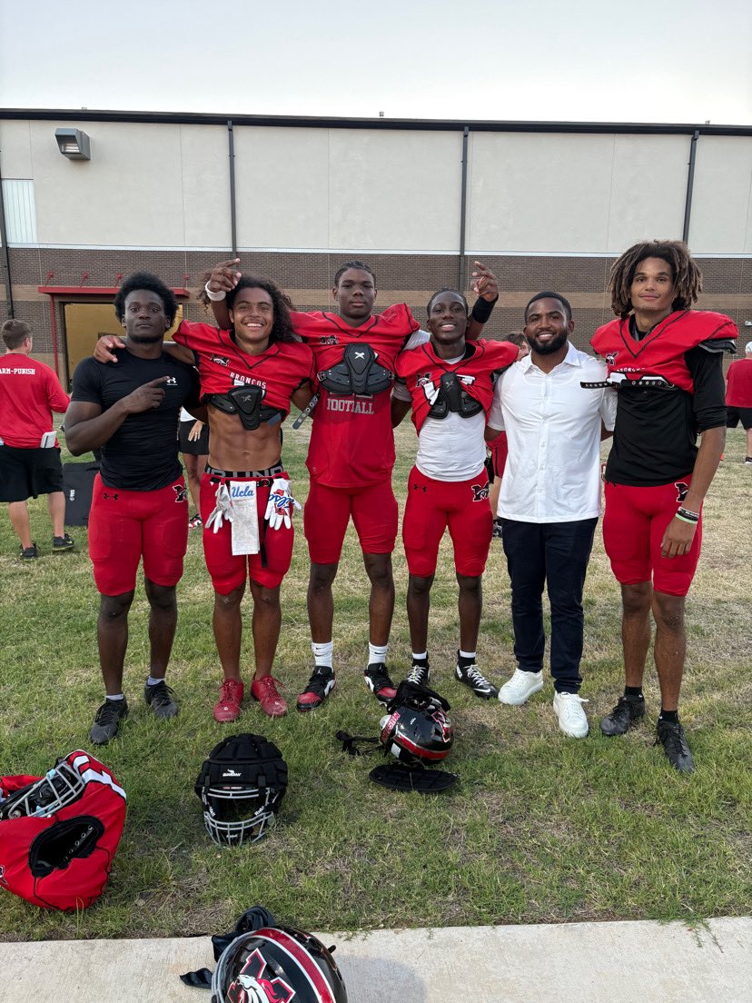 Tayten “TD” Duncan (@taytenduncan) on Twitter photo All the hard work showed tonight. Look out for this group this season‼️<a href="/D2RTraining/">Dreams 2 Reality</a> <a href="/AbossDeason/">Aboss Deason</a> <a href="/Osbornegabe5/">Gabriel Osborne Jr</a> <a href="/StraughnDerek23/">Derek Straughn</a> <a href="/evenson_malaska/">Evenson “Mouse” Malaska</a> <a href="/TheShaqMiller/">Coach Miller</a> <a href="/RecruitMustang/">Mustang Football Recruiting</a> <a href="/1BroncoFootball/">Mustang Football</a> All the hard work showed tonight. Look out for this group this season‼️<a href="/D2RTraining/">Dreams 2 Reality</a> <a href="/AbossDeason/">Aboss Deason</a> <a href="/Osbornegabe5/">Gabriel Osborne Jr</a> <a href="/StraughnDerek23/">Derek Straughn</a> <a href="/evenson_malaska/">Evenson “Mouse” Malaska</a> <a href="/TheShaqMiller/">Coach Miller</a> <a href="/RecruitMustang/">Mustang Football Recruiting</a> <a href="/1BroncoFootball/">Mustang Football</a>