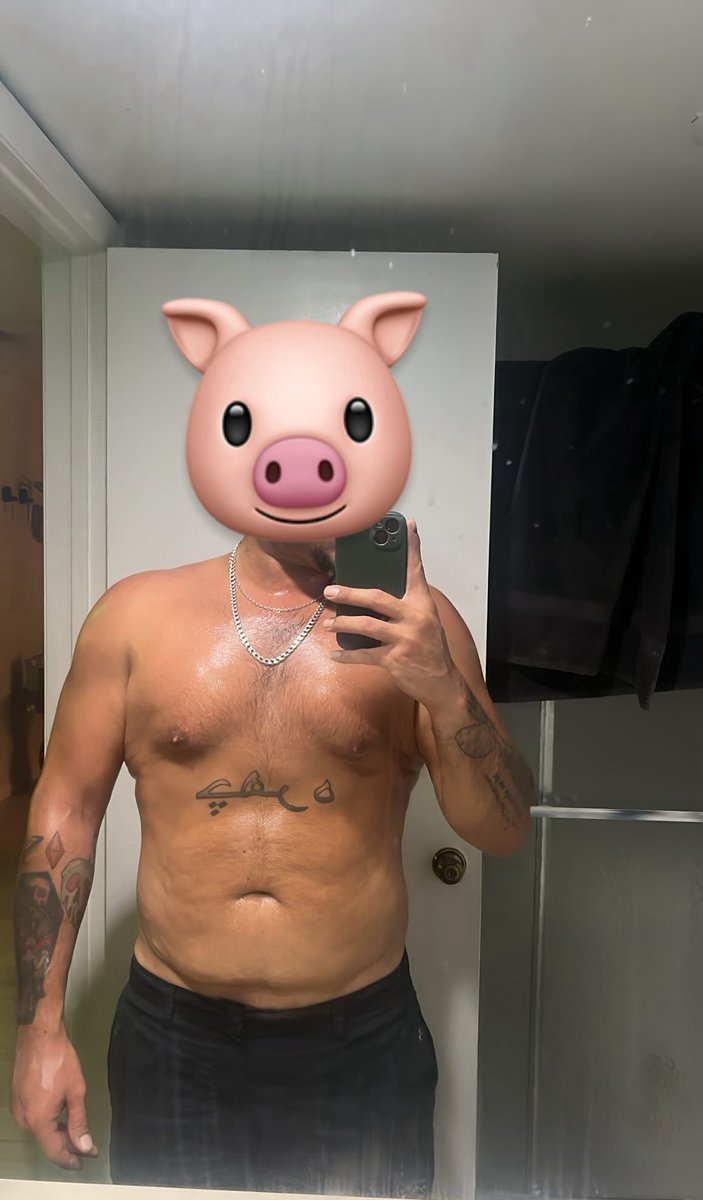nuhdeam's tweet photo. Lick me https://t.co/1NFQhD8yfT