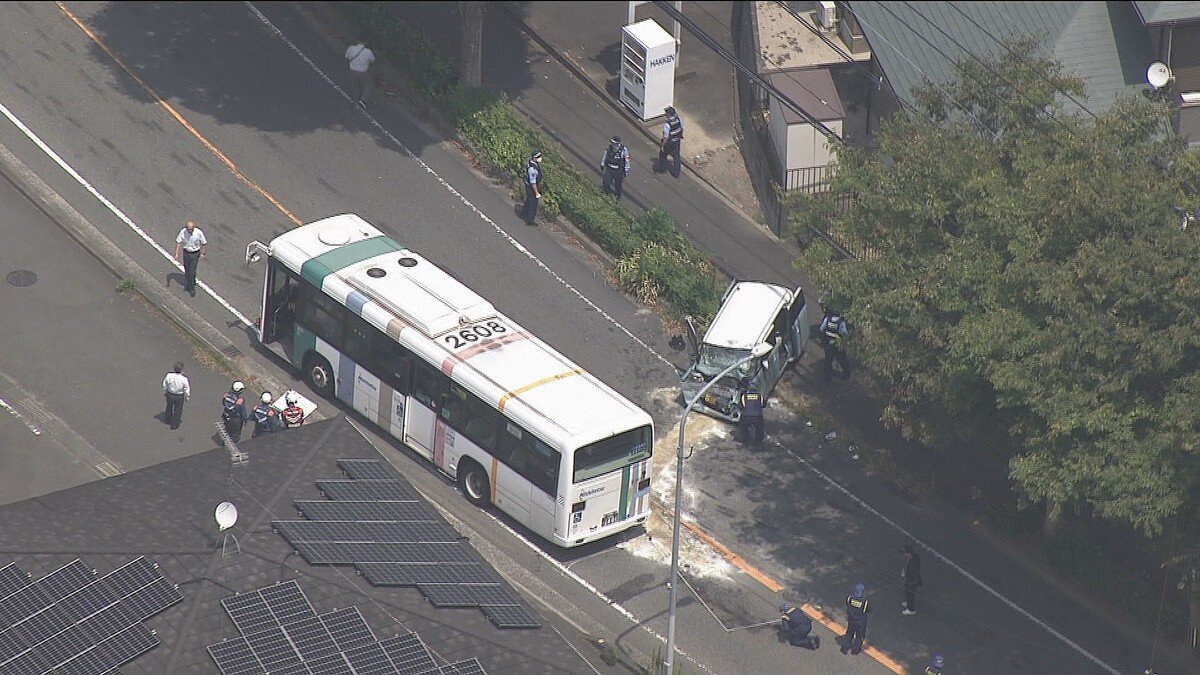 livedoornews's tweet photo. 【裁判】対向車線のバスと衝突し7歳と5歳の姉妹が死亡、母親に禁固4年を求刑
https://t.co/CrD9sJHZ1h

母親は2024年8月18日、車で走行中にカーナビの画面を脇見し、対向車線にはみ出し路線バスと衝突。この事故で2人が死亡、バス運転手と乗客の4人がけがを��た。母親は「二度と運転しない」と述べた。 https://t.co/BbRB8V2tWw