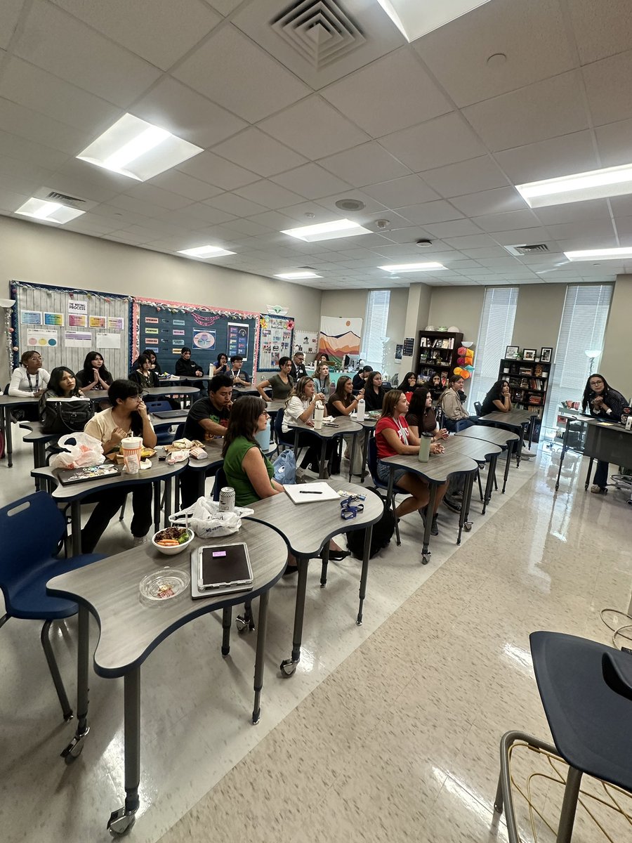 tiny_teach05's tweet image. Eastwood’s Literature Club had yet another great turn out. ✨We are thrilled to see how many of our Troopers have a passion for reading and building community with other likeminded individuals. 📚🐛