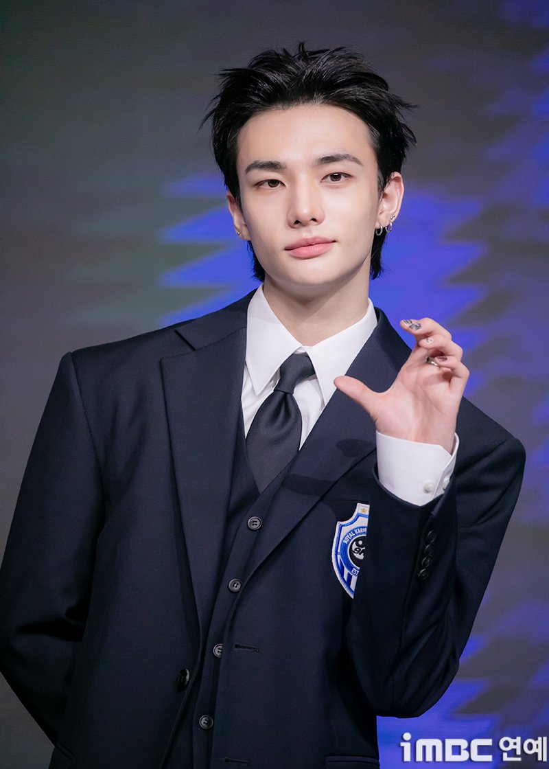 [포토] 스키즈 현진, 시크 눈맞춤 
#StrayKids #스트레이키즈 #SKZ #현진 #HYUNJIN
#정규4집 #KARMA #앨범발매 #기자간담회_250822 [iMBC 연예]

스트레이키즈(Stray Kids) 현진이 22일 오전 서울 여의도 콘래드호텔에서 열린 스트레이키즈 정규 4집 ‘카르마’(KARMA)’ 발매 기념 컴백 기자간담회에