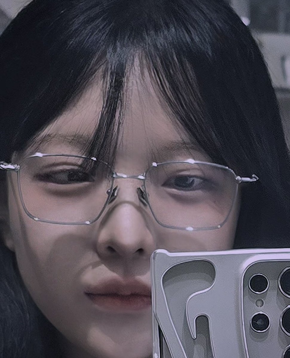 nutdaynull's tweet image. 젠몬에서 안경 놀이 함