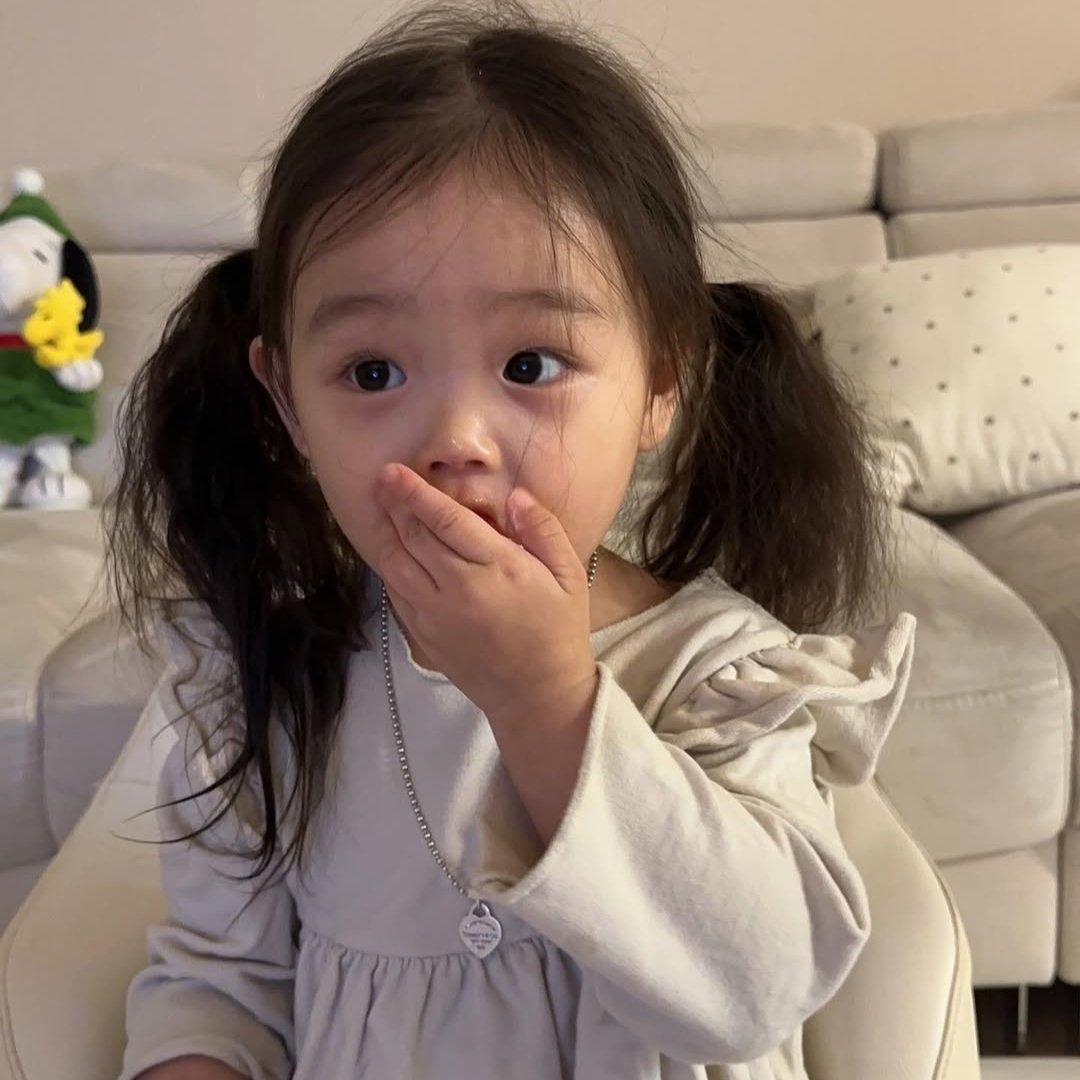 ELLENA ASHVALE. tweet media