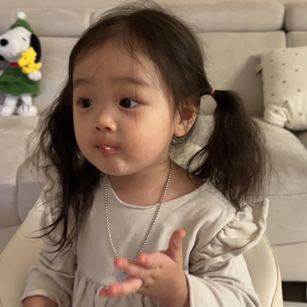 ELLENA ASHVALE. tweet media