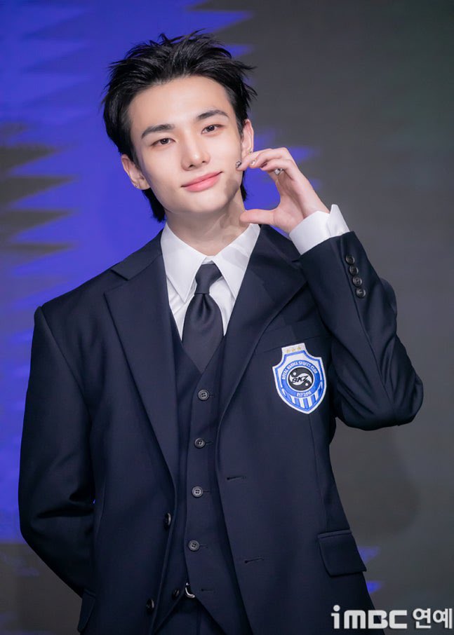 8KIZS's tweet photo. Hyunjin for Stray Kids’s KARMA Press Conference https://t.co/fA61j4bk9r
