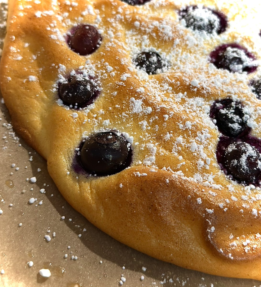 SammyJoCooks4U's tweet image. Made the viral Cottage Cheese Cloud Bread tonight for my dinner, YES, my dinner #dontjudgeme … 3 eggs, 1/2 cup of blended cottage cheese, 2 tablespoons of monk fruit sweetener, a cup full of organic blueberries and a sprinkle of powdered sugar!! Soooooo yummy and relatively