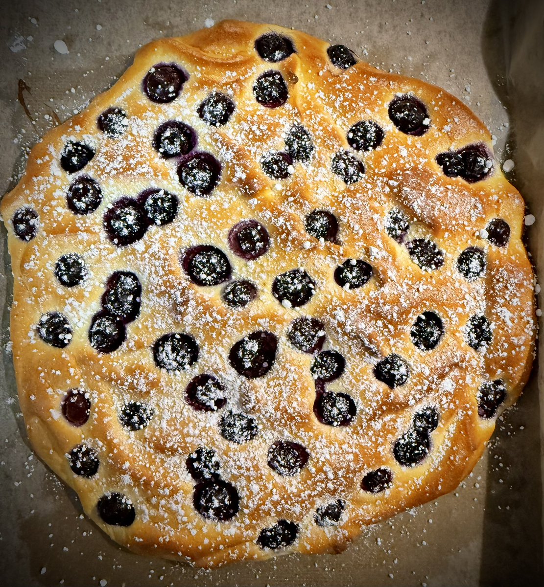 SammyJoCooks4U's tweet image. Made the viral Cottage Cheese Cloud Bread tonight for my dinner, YES, my dinner #dontjudgeme … 3 eggs, 1/2 cup of blended cottage cheese, 2 tablespoons of monk fruit sweetener, a cup full of organic blueberries and a sprinkle of powdered sugar!! Soooooo yummy and relatively