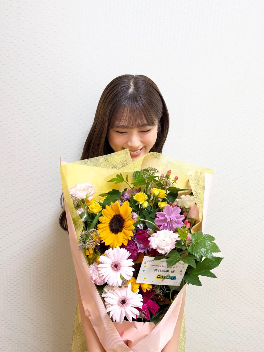 _Nagisa_Shibuya's tweet photo. #dayday 今朝もありがとうございました🌈

生放送おわりに、皆さまが一足早いお誕生日をお祝いしてくださいました🌼嬉しいです☺️ありがとうございました！金曜日だいすき♡daydayだいすき♡笑 https://t.co/YPg4ROtE1P