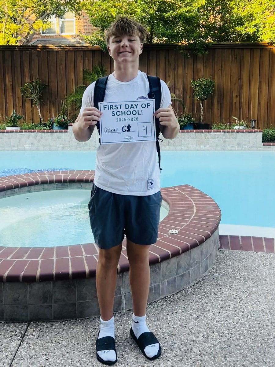 GraysonGordon80's tweet image. My #FirstDayOfHighSchool is officially in the books! 📚 @GreenhillSchool #FreshmanYear #StudentAthlete

#HBack #TXHSFB #TXPSFB @PlayBookAthlete @CoachLanceo @DfwSho @Coach__OMalley @COACHZOO88 @Greenhill_FB #Greenhill #UPHILL