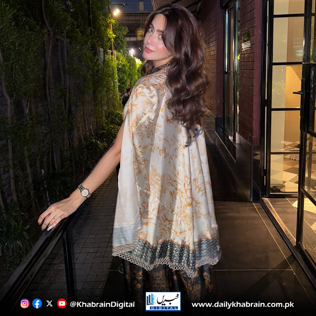 daily_khabrain's tweet image. SONIA
Shines, crossing all lines.

#khabraindigital #Sonia #BoldAndBright #BreakingBarriers #FearlessBeauty #Unstoppable #SheShines #PowerfulWoman #GlowUp #ConfidentAndStrong #ShineOn