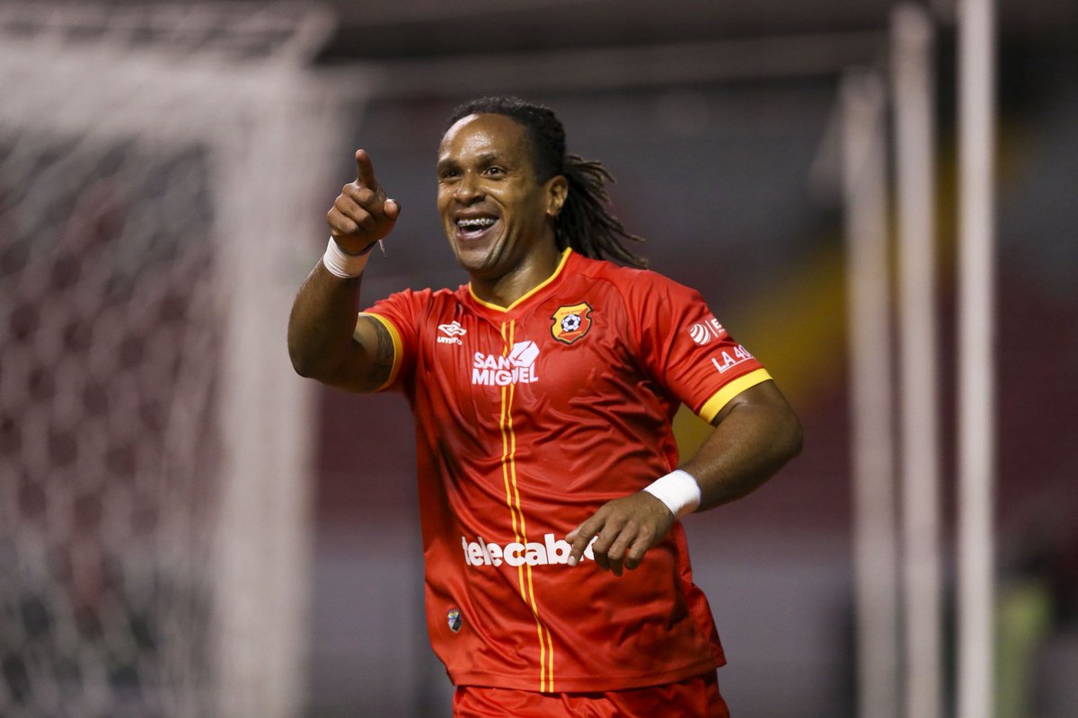 Ultron Morado tweet media