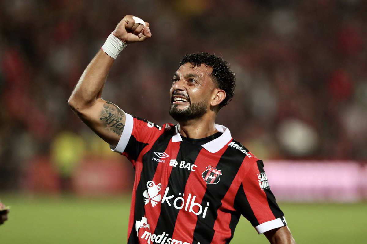 Ultron Morado tweet media