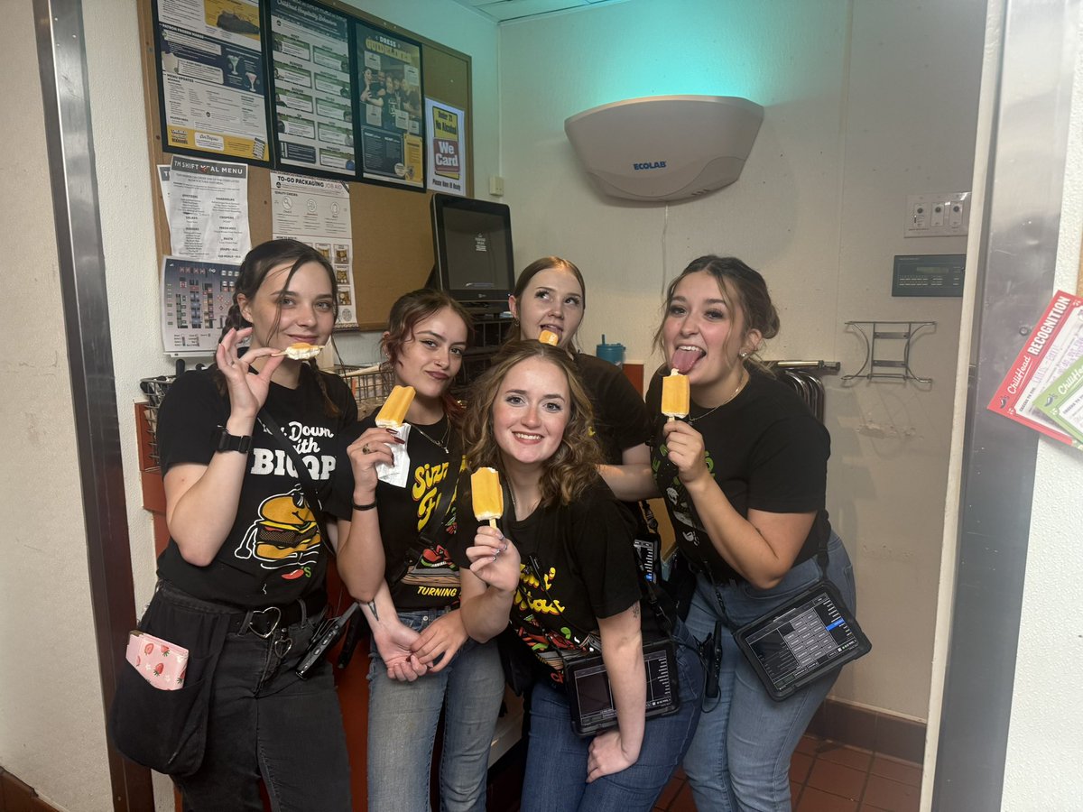 MissLady_LA's tweet photo. Just some girls enjoying a cold treat here at our store at South Springs Colorado #southspringschilis #mountainregion #chilislove #0470 https://t.co/jnBJnerNa4
