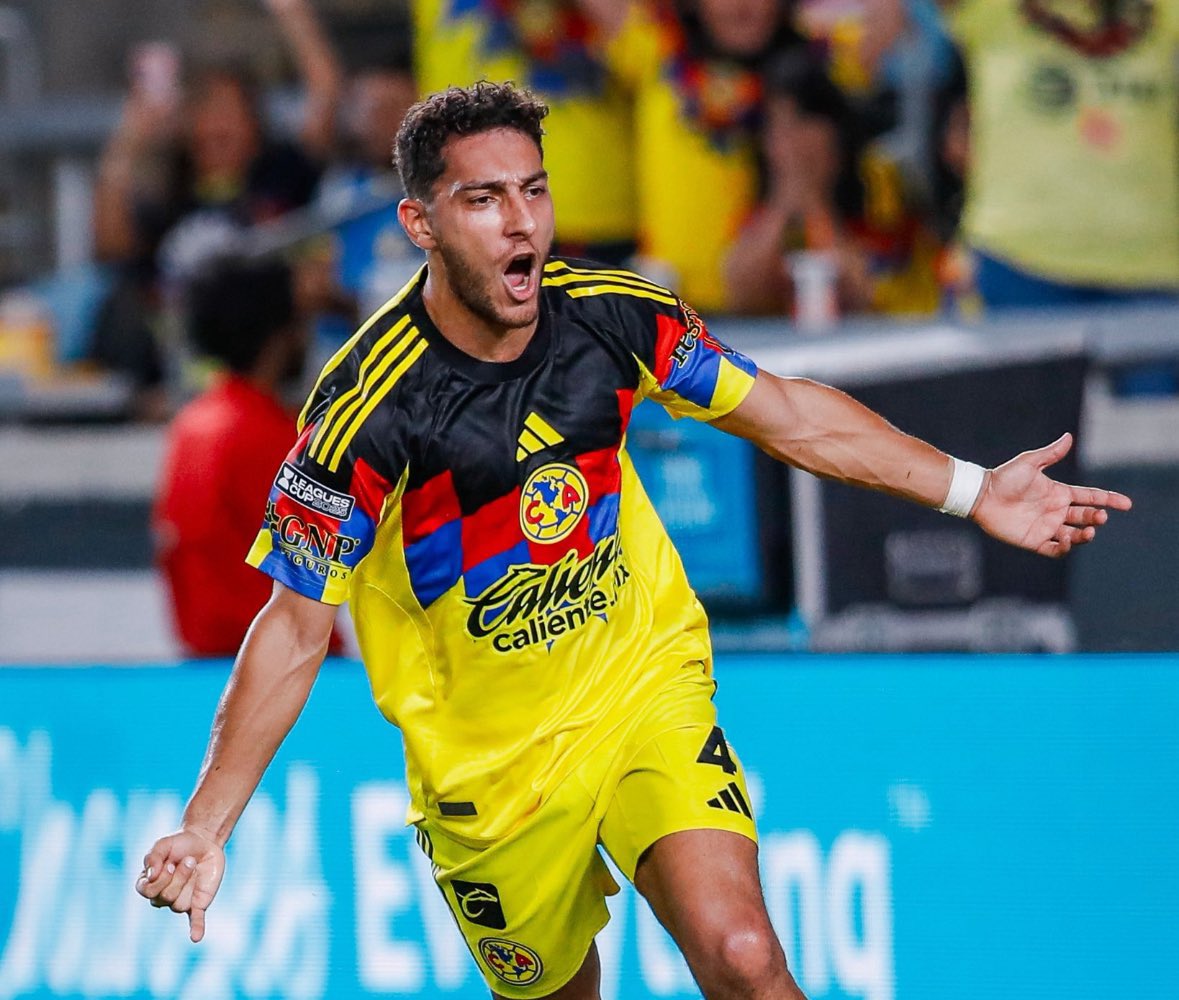 Fútbol mexicano FR 🇲🇽 (@ligamx_fr) on Twitter photo 🏴 Ipswich Town a envoyé une offre au Club América pour Sebastián Cáceres 🇺🇾 !
✈️ Le défenseur de 26 ans veut jouer en Europe, mais l’offre est jugée insuffisante par les dirigeants.
❌ Une offre du Spartak Moscou a déjà été refusée.
(<a href="/FabrizioRomano/">Fabrizio Romano</a> et <a href="/Leonlec/">León Lecanda 🦁</a>) 🏴 Ipswich Town a envoyé une offre au Club América pour Sebastián Cáceres 🇺🇾 !
✈️ Le défenseur de 26 ans veut jouer en Europe, mais l’offre est jugée insuffisante par les dirigeants.
❌ Une offre du Spartak Moscou a déjà été refusée.
(<a href="/FabrizioRomano/">Fabrizio Romano</a> et <a href="/Leonlec/">León Lecanda 🦁</a>)