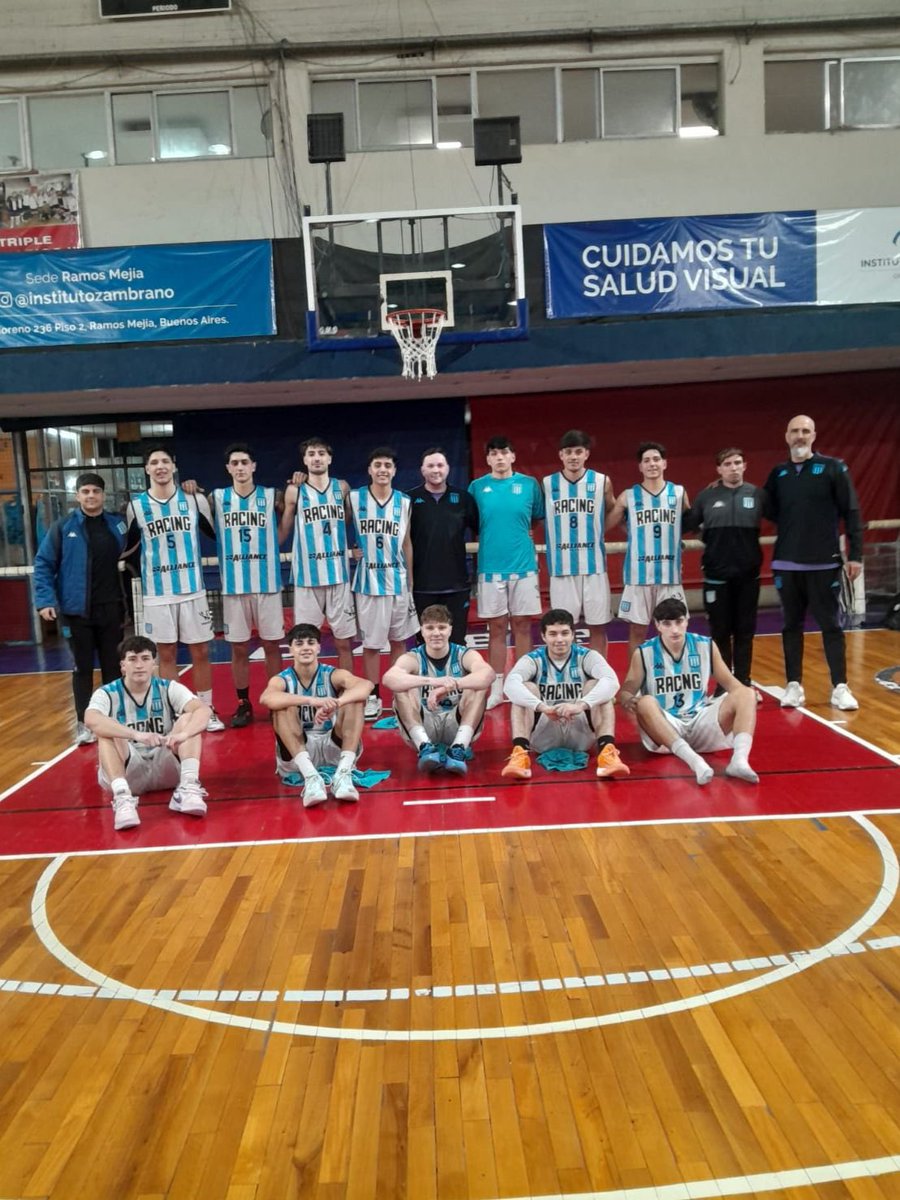 FEDERAL U21 | Victoria de los pibes ante Estudiantil Porteño por 75 a 72, en el primer partido de la zona 💪🏼🏀

👉🏼 Mañana a partir de las 16:30hs reciben a Pinocho para el último partido de la zona 

Los esperamos a todos en casa para alentar a los pibes!!!
#VamosRacing