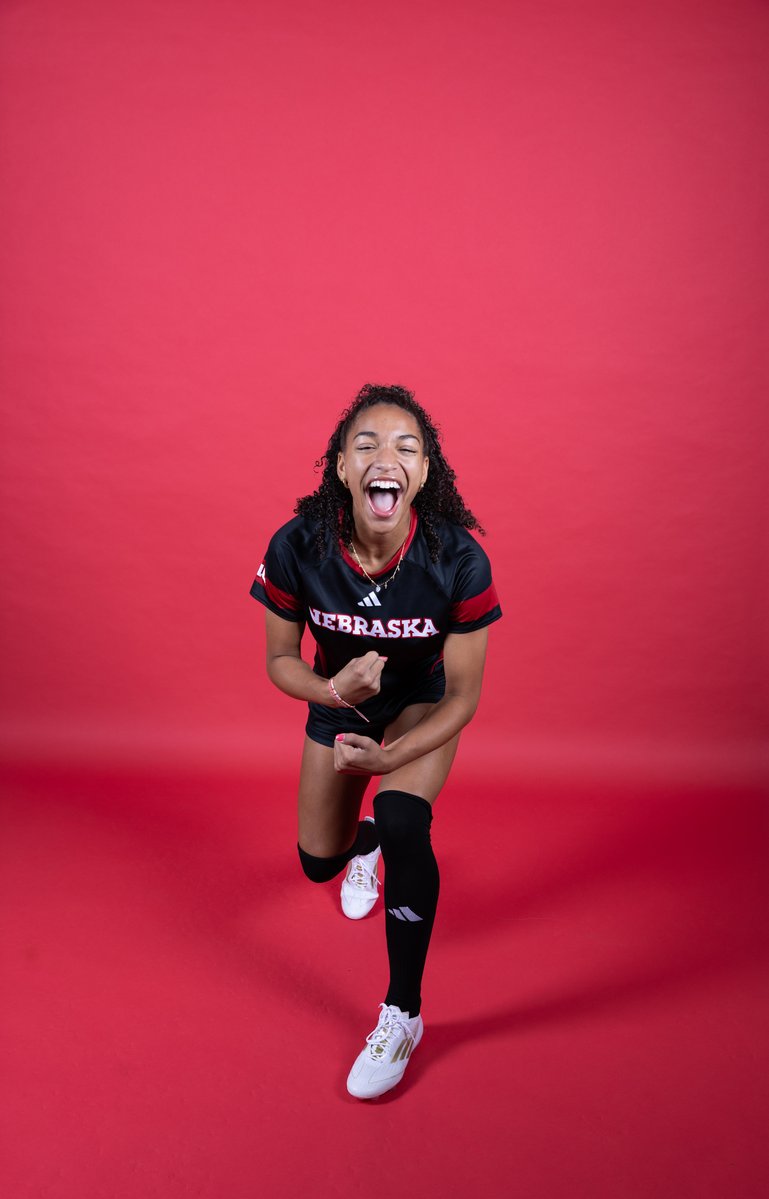 Madeline Debro tweet media