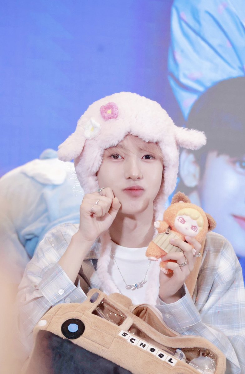 Pinkiziii tweet media