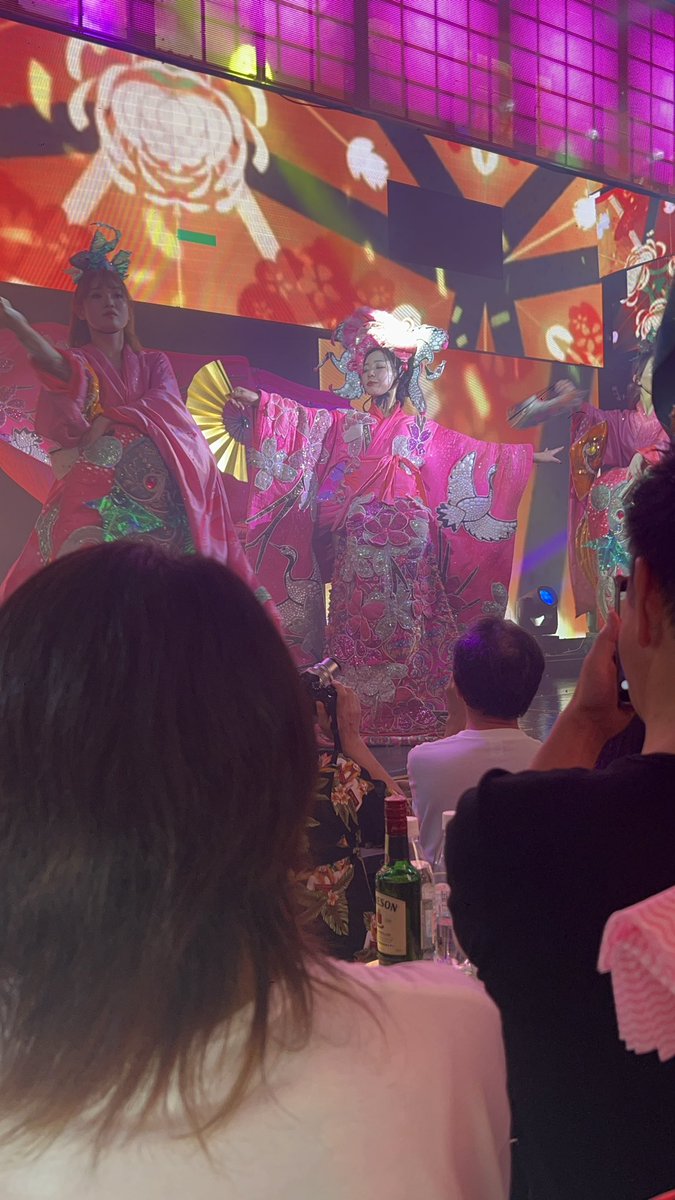 まだまだ浸りきれてない、、、
なみえちゃんLAST1日じゃ勿体無い
涙が止まらなかったし、お客様のためにお世話になったキャストの皆様のためにが伝わってきて本当に愛溢れた1日だったなぁ🥺#なみえ卒業 #オーレジェサマー2025