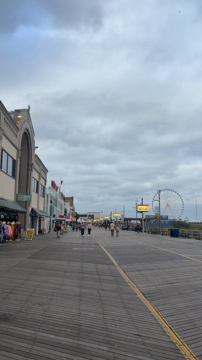 htt98_'s tweet photo. Atlantic city 🎡🌊 https://t.co/NePu502lme