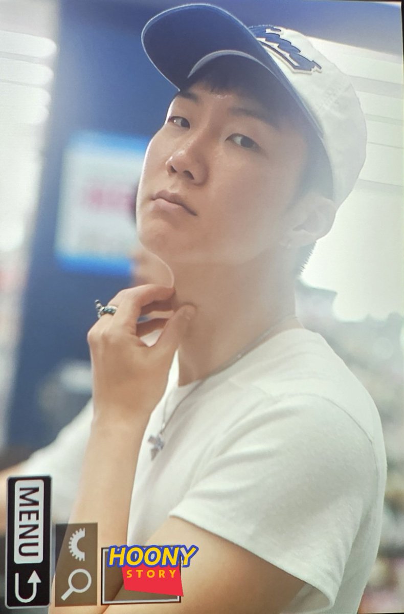 250822 시선 ➡️ 고개? 고개➡️시선?💙
<a href="/official_hoony_/">official_hoony_</a>
 #위너 #WINNER #이승훈 #HOONY