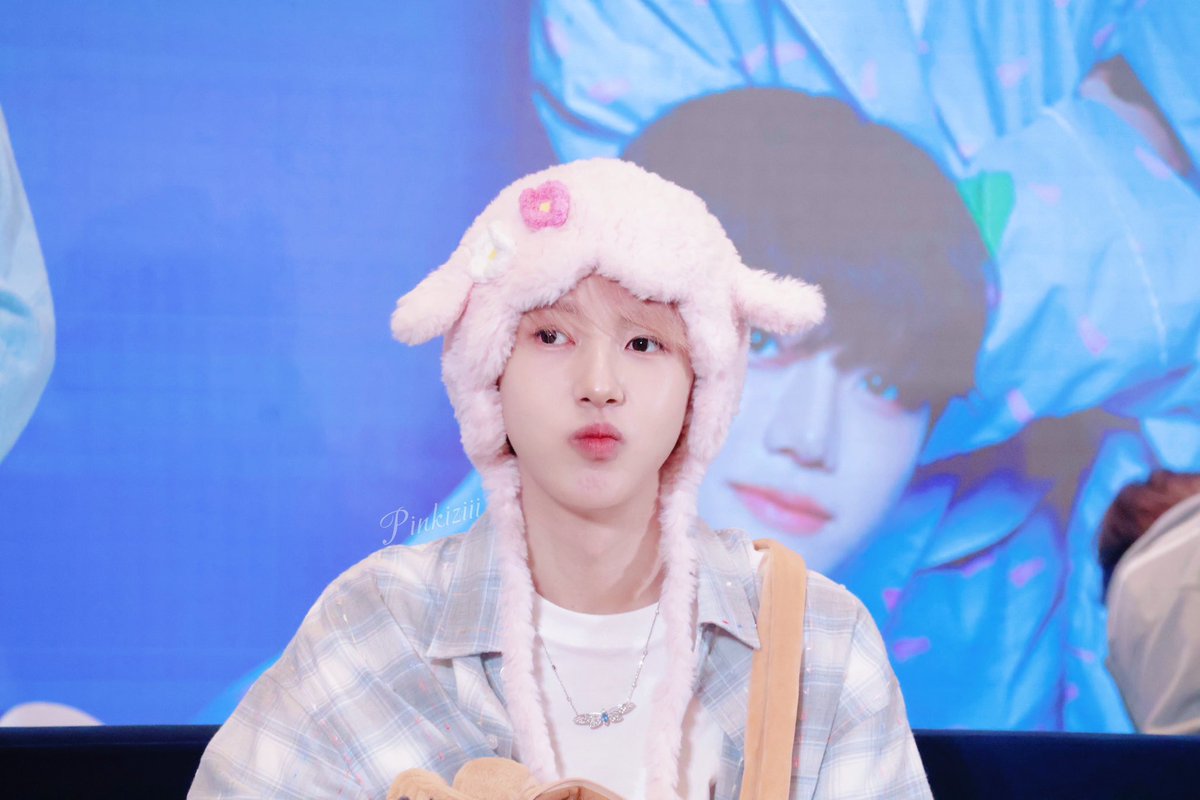 Pinkiziii tweet media