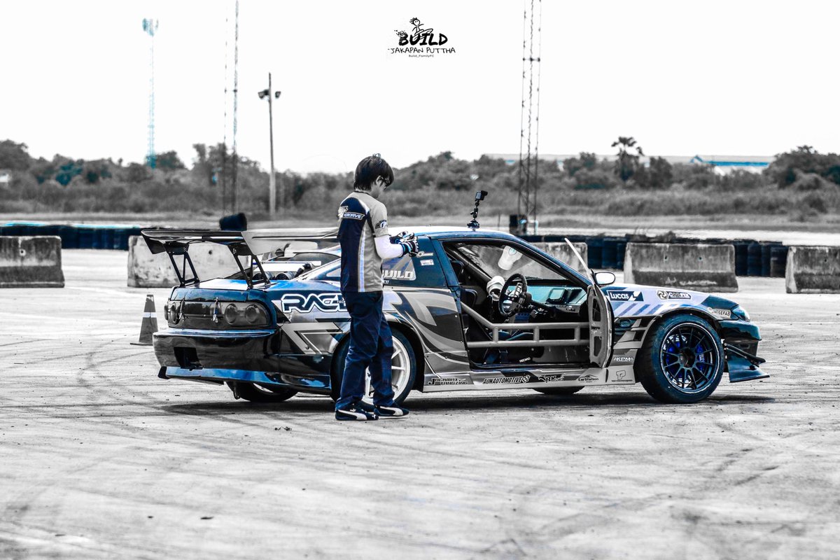 รอก่อนนะพี่บิว รถแข่งคันแรกของพี่ต้องเริสมากและโครตเท่มากมากแน่นอนนน รอเห็นคันนั้นอยู่น้าาา อ่อทำงานเก็บเงิน ต่อไปปป!!!!!! ฮึบบบบ 🏎️✨💙🔥 

~รถซื้อแกงมันต้องแรงให้ได้ใจจจจ🔥🔥

We Drift Together
#BuildDriftPractice
#BuildJakapan <a href="/JakeB4rever/">BIU.</a> 
#Beyourluve