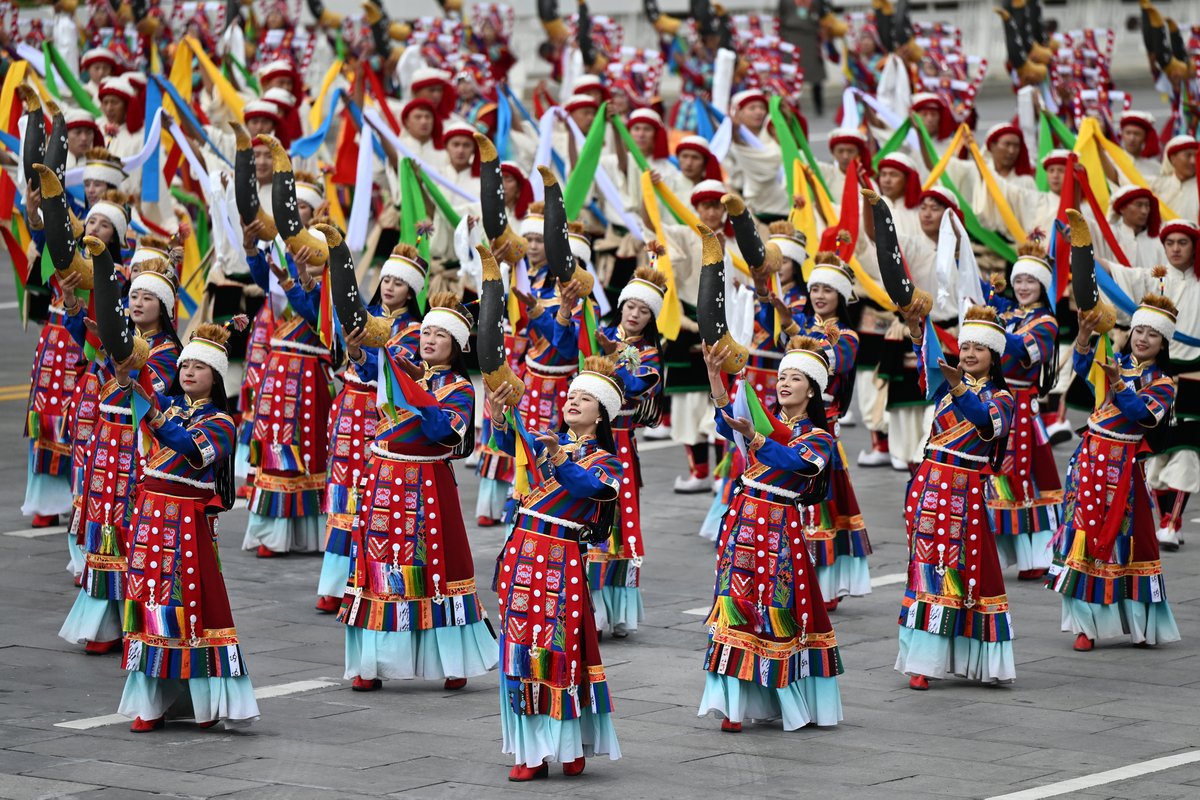 On August 21, General Secretary Xi Jinping attended a grand gathering at the Potala Palace square in #Lhasa, capital of #Xizang Autonomous Region, to mark the region's 60th founding anniversary. He joined around 20,000 local officials and people from all ethnic groups and all