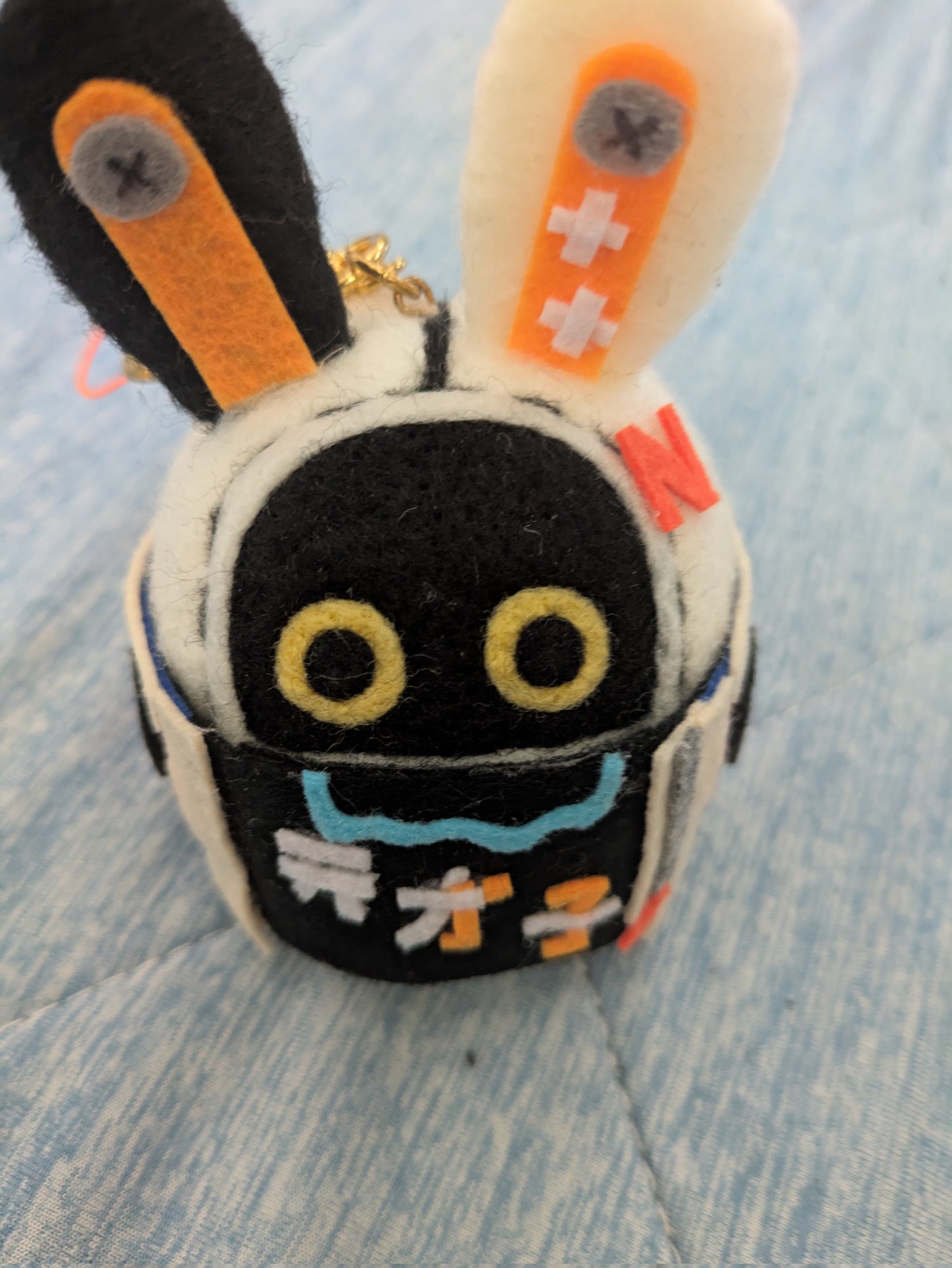 ま*ぎ様 ウサギモチーフの白いアウター ま*ぎ様 ウサギモチーフの白いアウター