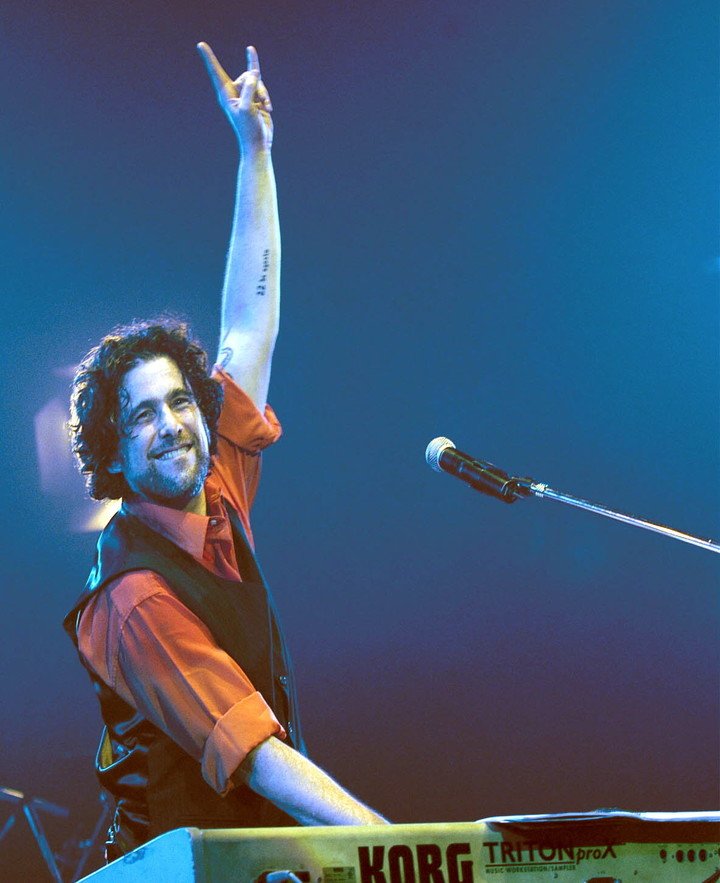 Feliz cumpleaños <a href="/calamarooficial/">Andres Calamaro</a> !