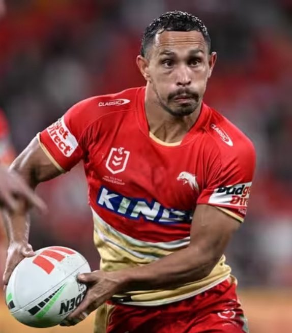 Joel Gould (@joelgould6) on Twitter photo Breaking Dolphins news
Kodi Nikorima (illness) fails to train. Kristian Woolf says will play for <a href="/dolphinsnrl/">The Dolphins</a> v <a href="/SeaEagles/">Manly Warringah Sea Eagles</a>
Woolf says Trai Fuller & Hammer BOTH to get time at No.1.
18th Ray Stone (hand) comes in
to 17 but coach won’t say who’s out.
canberratimes.com.au/story/9047497/… Breaking Dolphins news
Kodi Nikorima (illness) fails to train. Kristian Woolf says will play for <a href="/dolphinsnrl/">The Dolphins</a> v <a href="/SeaEagles/">Manly Warringah Sea Eagles</a>
Woolf says Trai Fuller & Hammer BOTH to get time at No.1.
18th Ray Stone (hand) comes in
to 17 but coach won’t say who’s out.
canberratimes.com.au/story/9047497/…