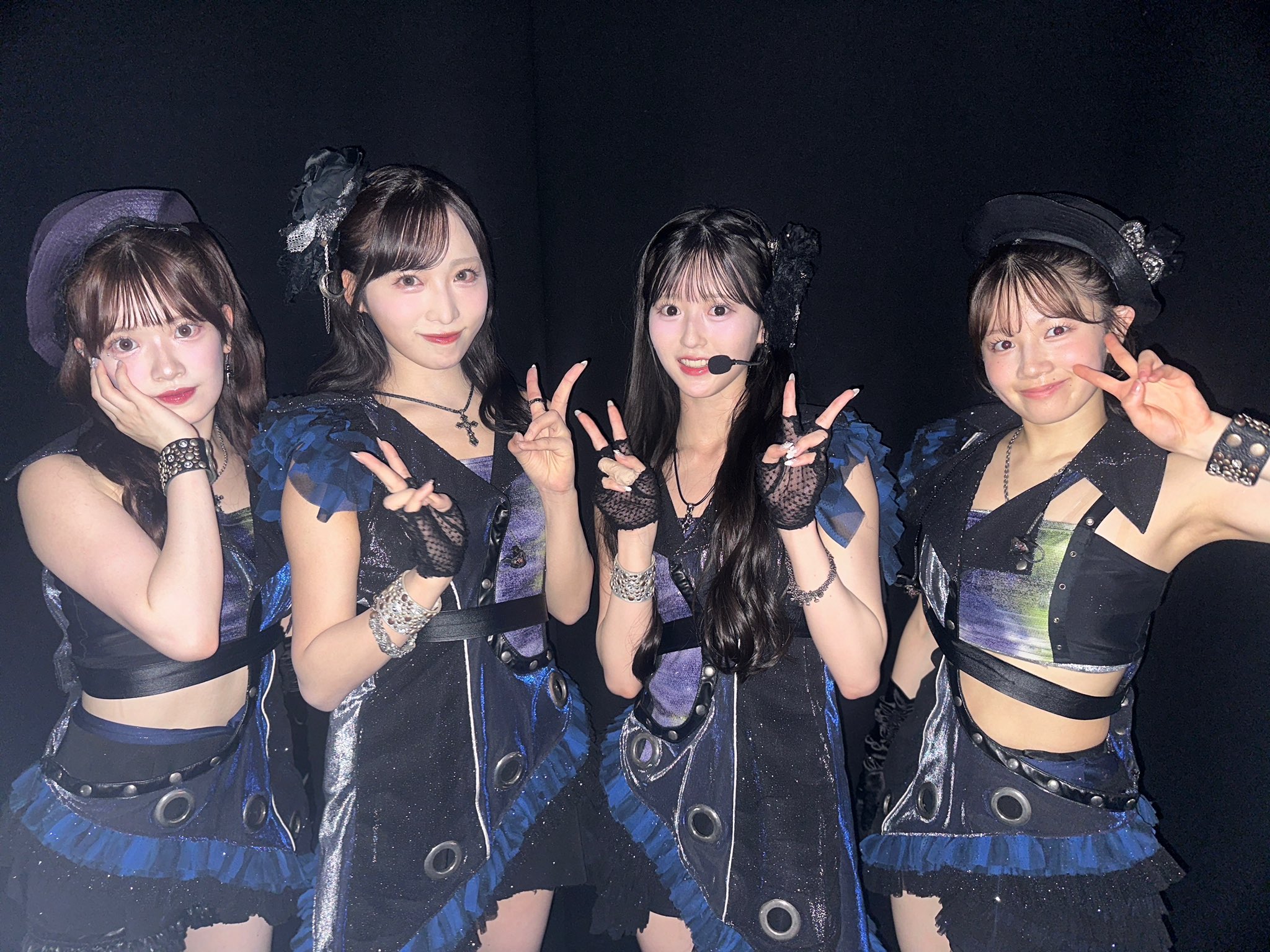 AKB48写真 フォトセッションに臨むAKB48の下…：AKB48