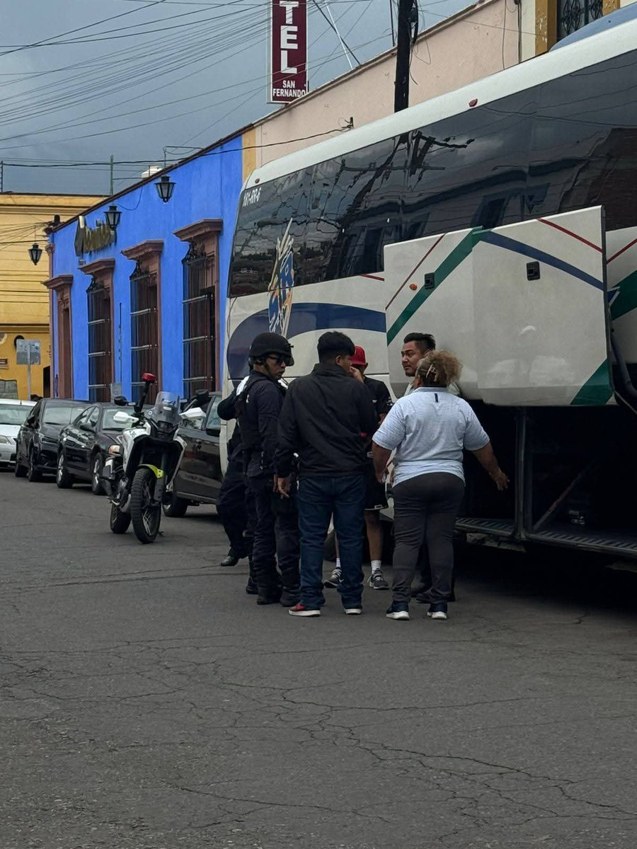Roban instrumentos de la porra filibustera de los Piratas de Campeche en Oaxaca

"Mal sabor de boca nos llevamos de Oaxaca", señalaron las víctimas 

David Ortíz / Tucán

Un nuevo hecho de inseguridad opacó el ambiente deportivo en la capital oaxaqueña...

facebook.com/share/p/1B3xSW…