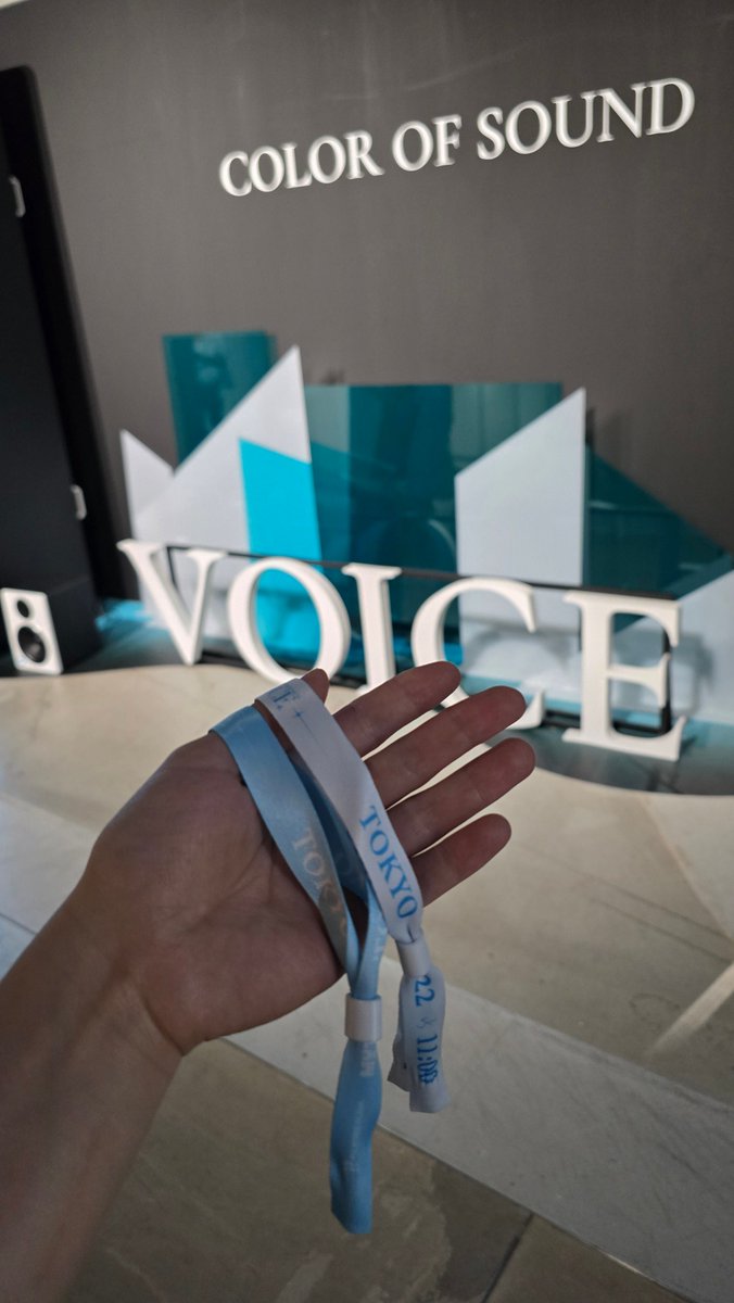 COLOR OF SOUND 양일 다른점.

1. 팔찌 색깔다름
2. vr영상 다름
 짝수일-스계절 / 홀수일-레다몬(일어ver.)
((스계절이 더 얼굴 가깝고, 배경 꽃밭, 배경변화×))
((레다몬 정면보다 좌우로 더 이동 잦음, 우주배경,폭죽배경등 터지는 배경이 있음))
3. 메세지존 영상 다름 (근데 홀수일에 너무 한번