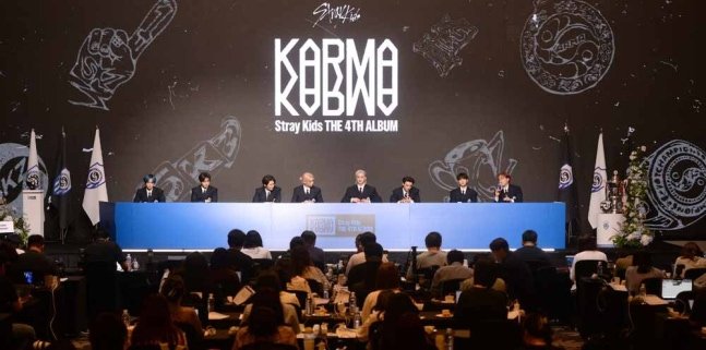 wow this press conference shot is crazy 😭😭🫶