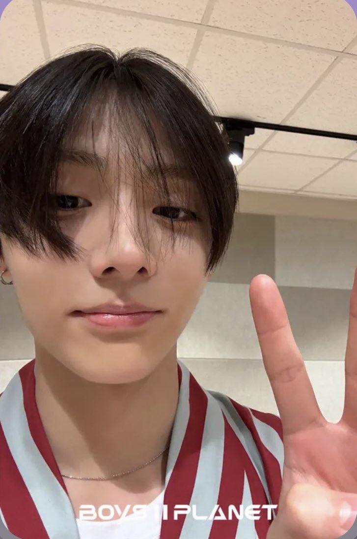 wonxinarchive's tweet photo. 250822 • PLANET CARD station #5

#ZHOUANXIN #조우안신 #LEESANGWON #이상원 #BOYS2PLANET #보이즈2플래닛 https://t.co/Av4T1UXD51