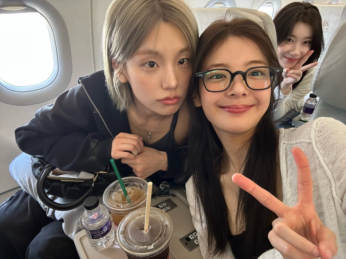 bblofitzy's tweet photo. 🍯💭 12:11pm

— bye bye~💙
— i’ll be back🥰 https://t.co/3ipkrbL8fa