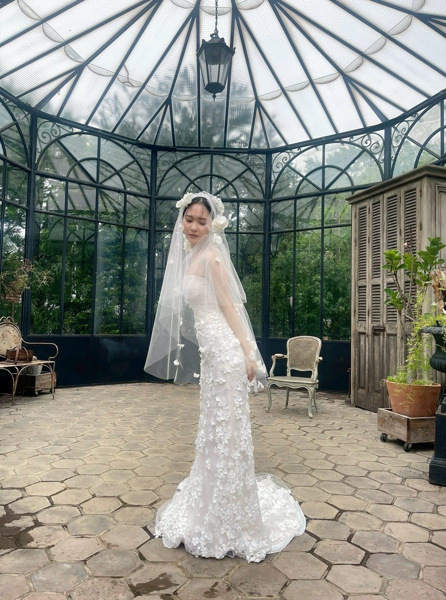 本日8月22日(金)発売💍 『ゼクシィ国内リゾートウエディング 2025