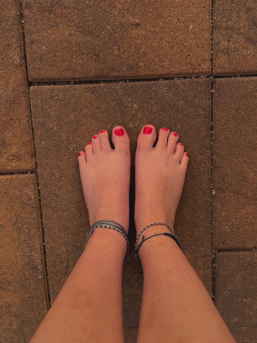 toesslut69's tweet photo. Can someone rub my feet for me 🤭
https://t.co/ccS6hciZbU https://t.co/YpM844GAWC