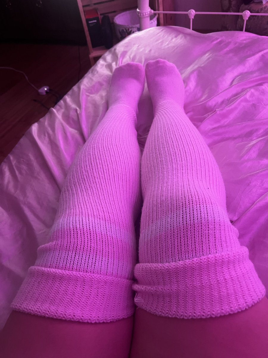 It’s still Thursday somewhere, so this one is for the “thick thighs can end my life” guys.