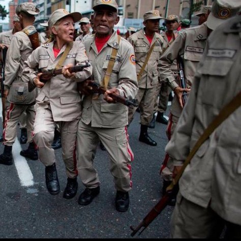 No son Milicianos, son Mil Ancianos.

Abuelos que deberían estar en su casa descansando y compartiendo con sus hijos y nietos, son utilizados y manipulados por el dictador Maduro para ser sacrificados como carne de cañón en un enfrentamiento contra EEUU, mientras Maduro se escapa