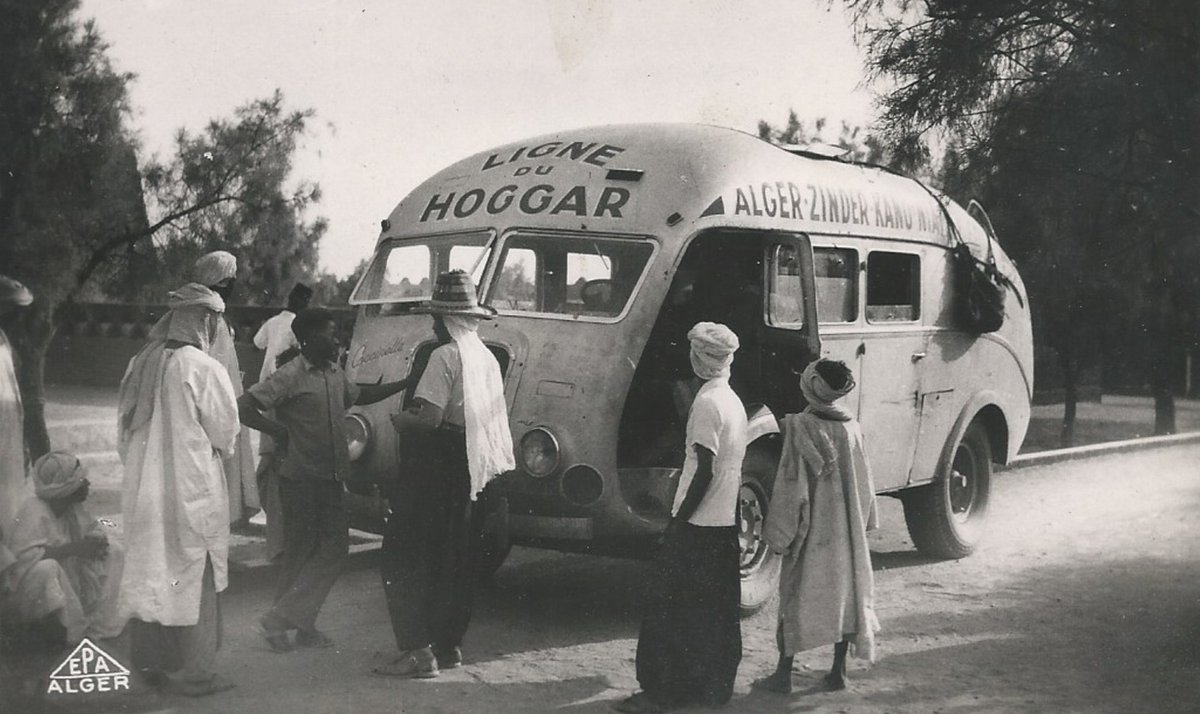 Ligne du HOGGAR : Alger - Niger - Soudan - Autobus Renault AGP85 Saharienne. Mise en service à la fin des années 1950 (5000 km). Peu d'accidents ont été rapportés bien qu'elle soit réputée dangereuse : chaleur extrême (50°C), routes de pistes, pannes fréquentes, ensablement.