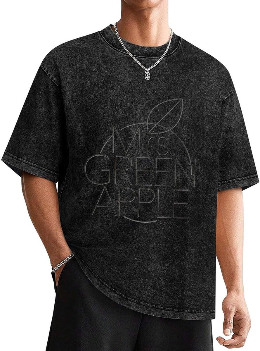 MGA_FC_INFO's tweet photo. Mrs. GREEN APPLE オフィシャルTシャツ登場
－3／5Tシャツ（ショートスリーブ／綿100％）

夏の定番アイテムにぴったりな、柔らかな着心地とゆったりシルエット。

▶https://t.co/DXRG0S115f

ファンとして、着るたびにMGAとの記憶がよみがえる…そんな一枚をぜひ。

#MrsGREENAPPLE https://t.co/5GMREs7qkG